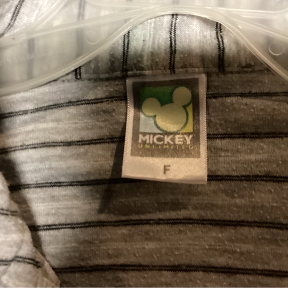 DISNEY MICKEY UNLIMITED NIGHT GOWN. - Picture 3 of 3